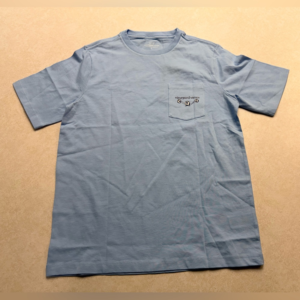 VINEYARD VINES NWT SOCCER T-SHIRT!